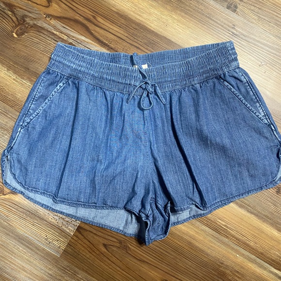 Hollister Pants - 4/$16 Hollister Shorts